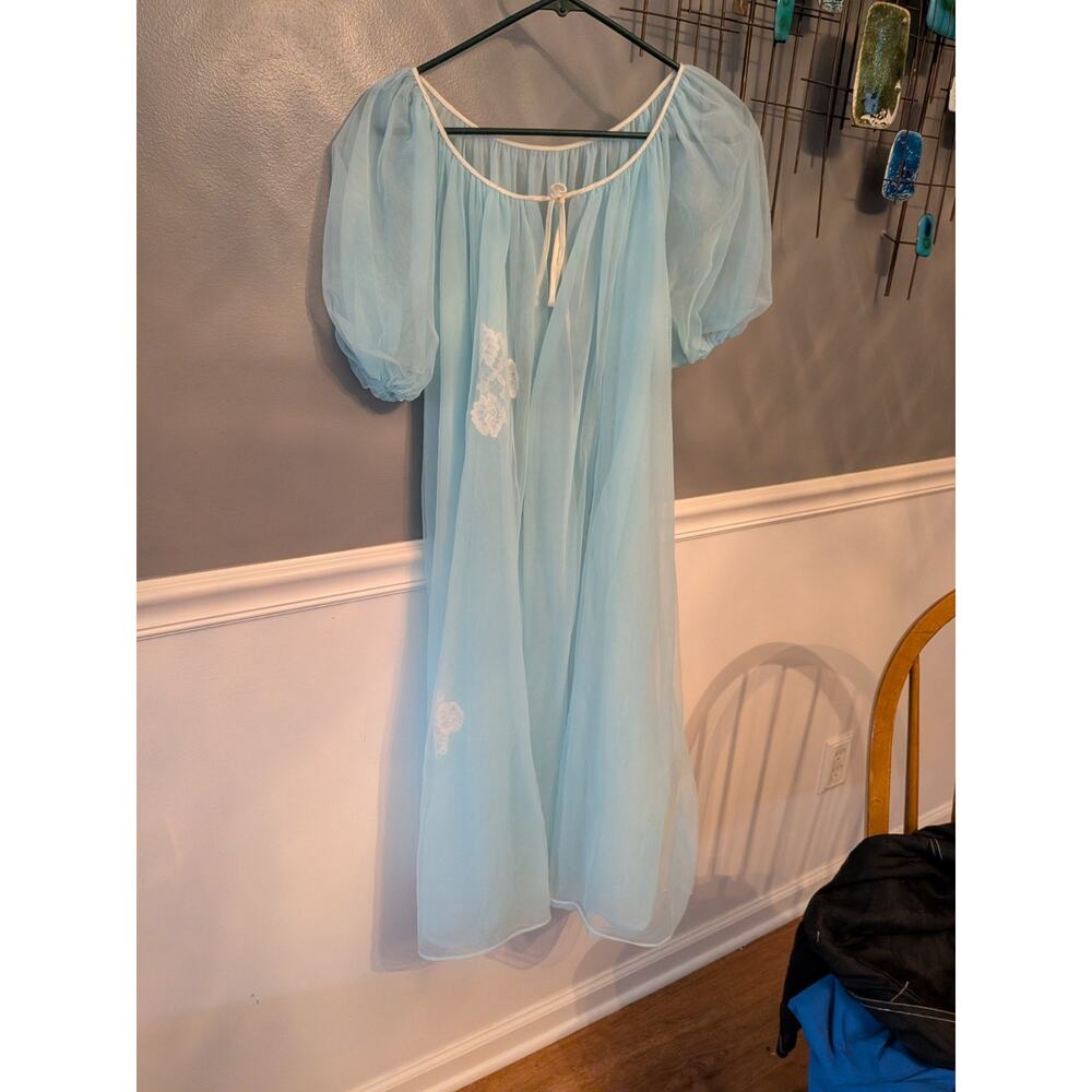 Miss Elaine Vintage Sheer Robe Lace applique